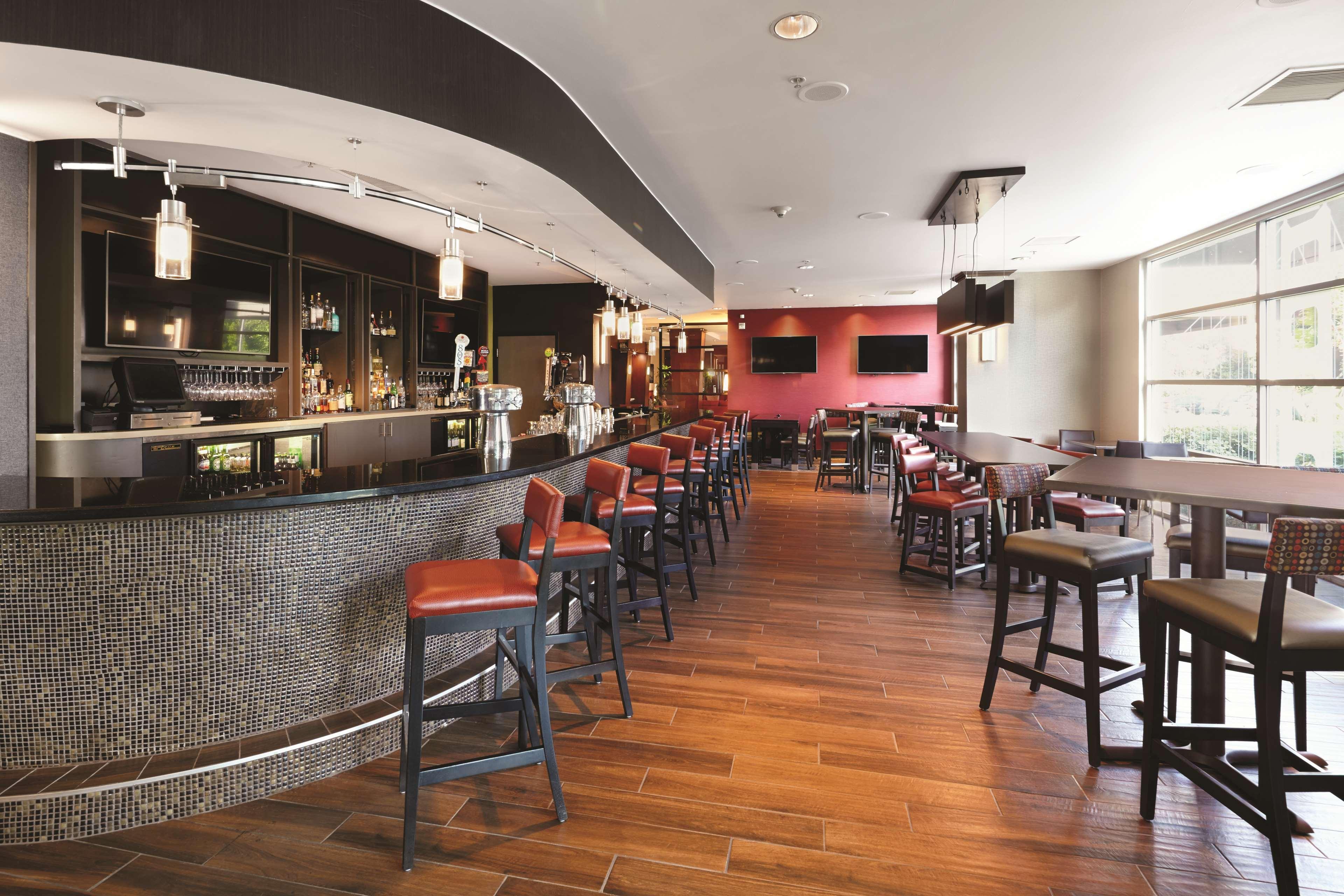 Hotel Doubletree By Hilton San Francisco Airport North Bayfront à Brisbane Extérieur photo