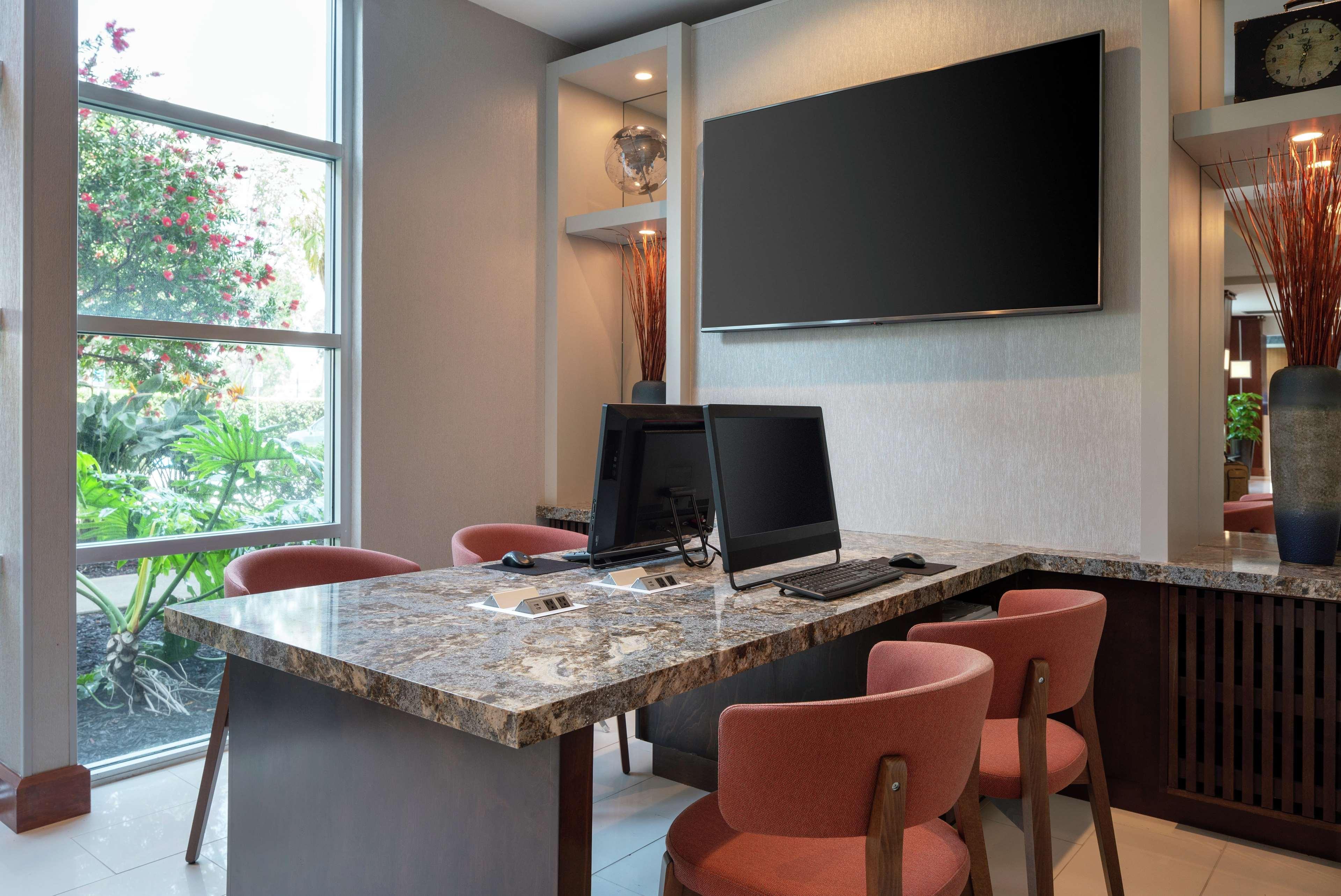 Hotel Doubletree By Hilton San Francisco Airport North Bayfront à Brisbane Extérieur photo