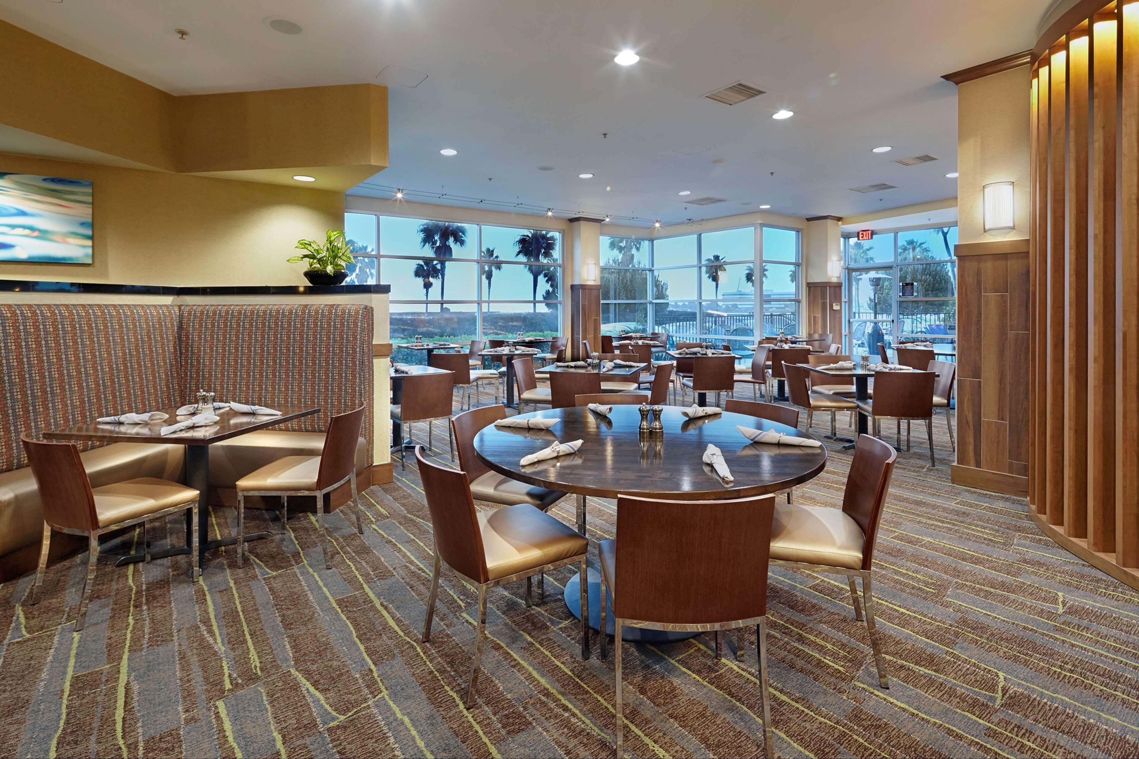 Hotel Doubletree By Hilton San Francisco Airport North Bayfront à Brisbane Extérieur photo