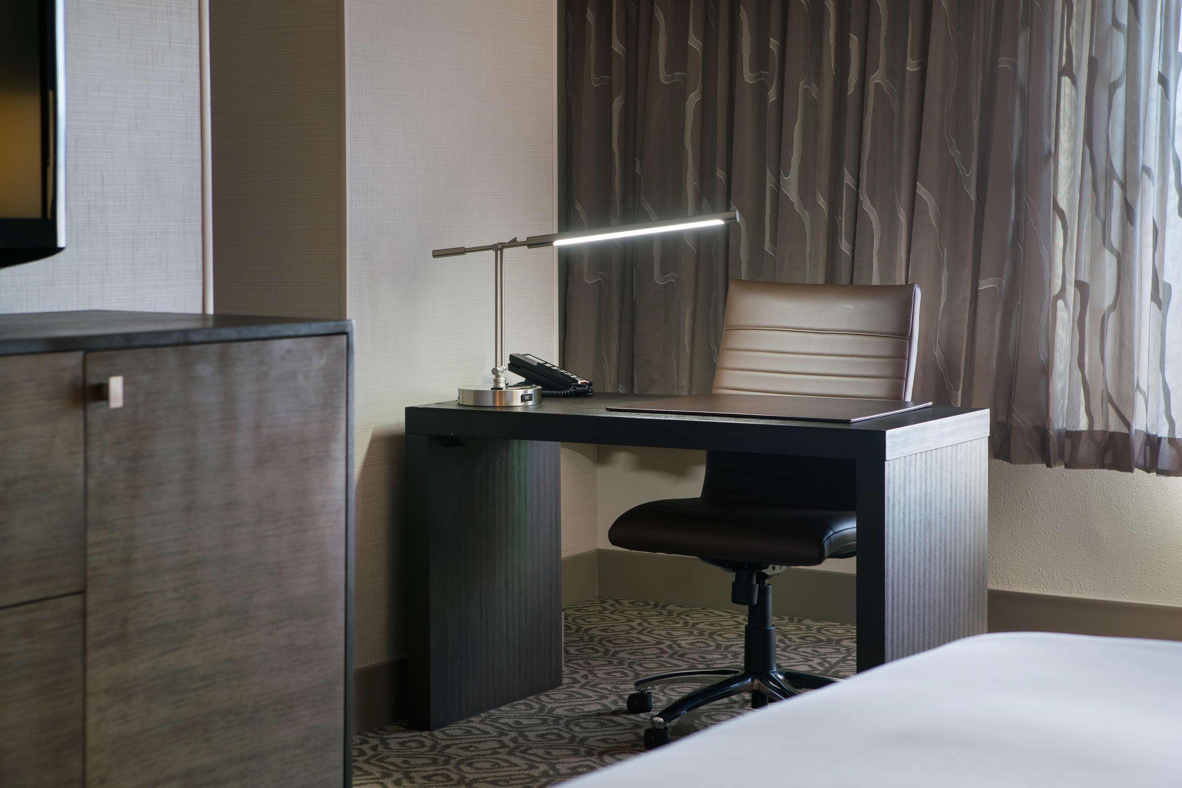 Hotel Doubletree By Hilton San Francisco Airport North Bayfront à Brisbane Extérieur photo