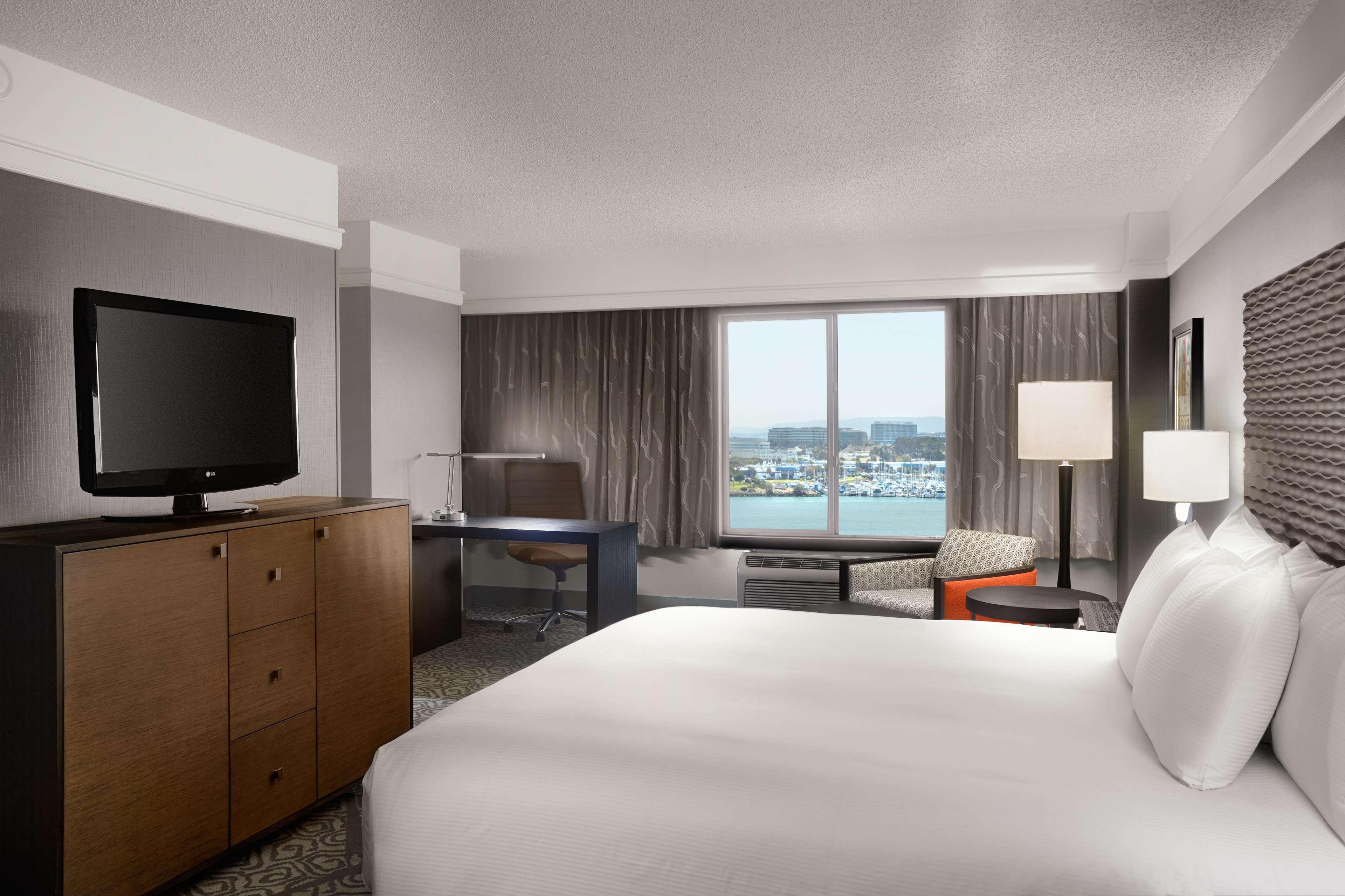Hotel Doubletree By Hilton San Francisco Airport North Bayfront à Brisbane Extérieur photo